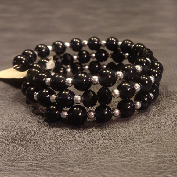 My Style Jewelry - Beautiful Black Beaded Memory Wire Bracelet With Silver Spacers